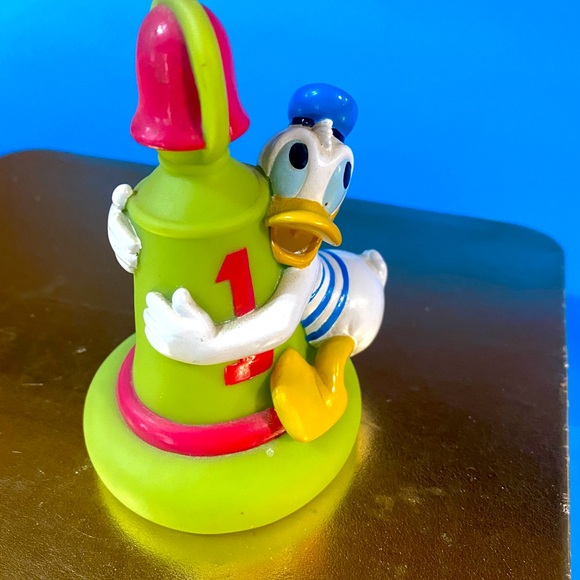 WALT DISNEY VINTAGE DONAL DUCK SAILOR HOLDING BUOY FLOATER BATH TOY BY APPLAUSE - Picture 2 of 8